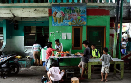 Trẻ em đang chết dần chết mòn khi COVID-19 tăng cao ở Indonesia