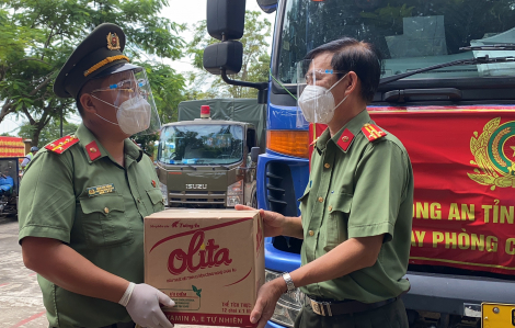 21 tấn thanh long và 1.000 phần quà từ Bình Thuận tiếp sức cho TPHCM
