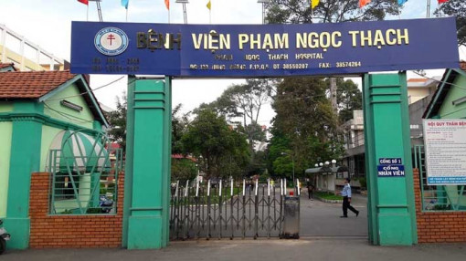 Hai phụ nữ khó khăn cần tiền chữa bệnh
