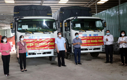 Sóc Trăng gửi hơn 60 tấn hàng thiết yếu về TPHCM