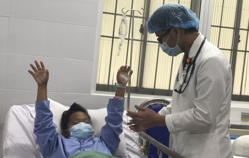 Nhức đầu 2 ngày, bé trai 11 tuổi nhập viện cấp cứu do vỡ túi phình mạch máu não