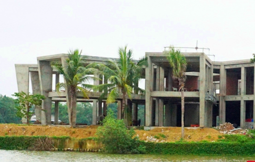 Thu hồi “khối bê tông” nhiều năm phá vỡ cảnh quan đôi bờ sông Hương