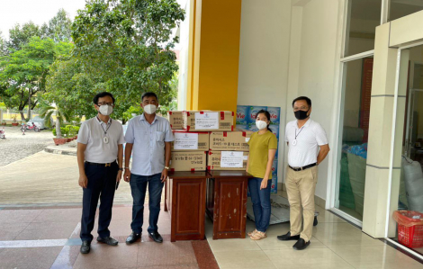 Cộng đồng người Việt ở nước ngoài tặng 30.000 khẩu trang N95 cho TPHCM