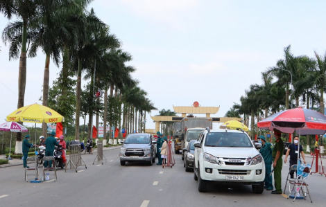 Bắc Ninh lập chốt kiểm soát người vào tỉnh, Nghệ An phát hiện 2 người chạy xe máy về quê dương tính