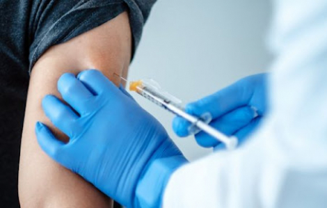 Bộ Y tế yêu cầu không được nhận "bồi dưỡng" khi tiêm vắc xin COVID-19