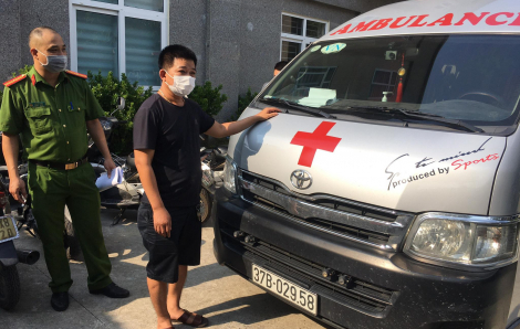 Đôi nam nữ từ Nghệ An thuê xe cứu thương, "thông chốt" vào Hà Nội để đi du học
