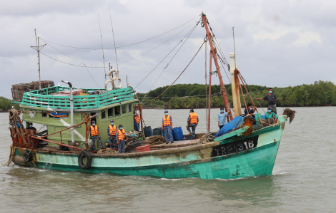 Bắt giữ tàu cá tháo định vị sang Malaysia đánh bắt cá trái phép