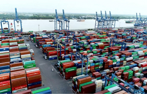 TPHCM: Tháo gỡ tình trạng ùn ứ hàng hóa tại cảng Cát Lái