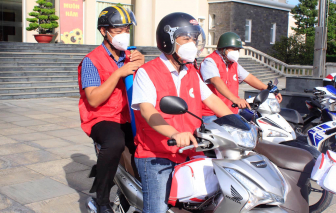 TPHCM: Trạm y tế xã, phường sẽ chăm sóc người mắc COVID-19 cách ly tại nhà