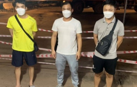 Quảng Ninh cách ly 4 thanh niên khai báo gian dối, Bình Phước tạm giữ người gây rối chốt kiểm dịch