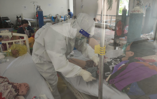 Bộ trưởng Bộ Y tế yêu cầu cấp tốc đào tạo cấp cứu, hồi sức, sử dụng máy thở