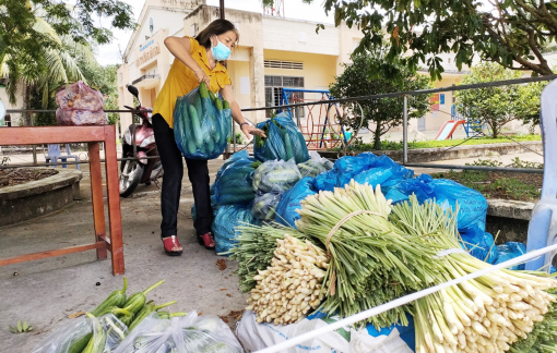 Nông sản miền Tây vẫn ùn ứ do lưu thông ách tắc