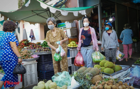 TPHCM yêu cầu khẩn trương mở bán thực phẩm ở các chợ