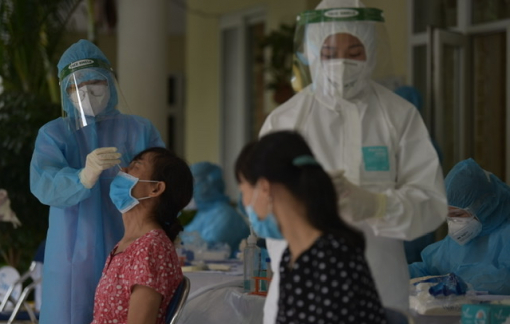 Hà Nội xét nghiệm trên diện rộng cho người dân “vùng đỏ”