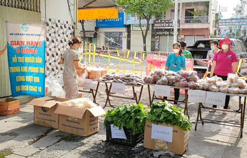 Phụ nữ chung tay giúp dân