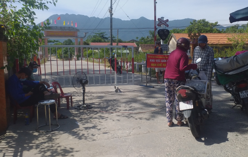 Thừa Thiên- Huế: Đình chỉ Chủ tịch xã Lộc Thủy do lơ là phòng chống dịch COVID-19