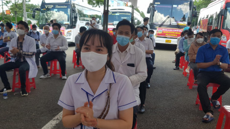 250 nhân viên y tế Bình Phước hỗ trợ Đồng Nai: Giúp tỉnh bạn cũng là giúp chính mình