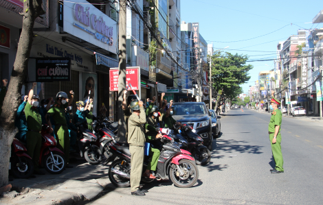 Đường phố Đà Nẵng trong ngày đầu "phong thành"