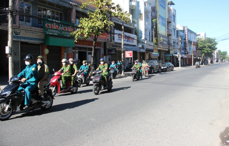 Ngày đầu "phong thành": Người Đà Nẵng ra đường ít, số ca nhiễm ngoài cộng đồng vẫn nhiều