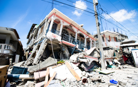 Số người chết do động đất ở Haiti lên hơn 1.400 người, bệnh viện quá tải