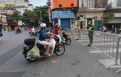 Một phường ở Hà Nội bất ngờ bị phong toả, người dân không về được nhà