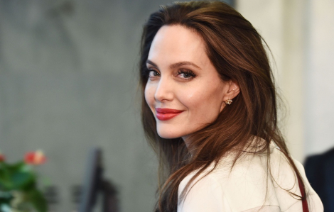 Vừa tham gia mạng xã hội, Angelina Jolie đã có hơn 4 triệu người theo dõi