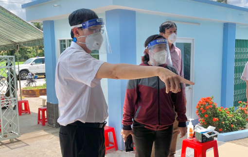 Bộ Y tế trực tiếp kiểm tra công tác lấy mẫu xét nghiệm COVID-19 tại Tiền Giang