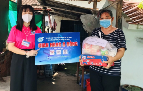 800 phần quà hỗ trợ người dân huyện Hóc Môn và Nhà Bè
