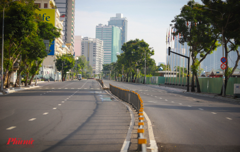 Phần lớn người dân TPHCM đã "ở đâu ở yên đó" trong ngày đầu siết chặt kiểm soát