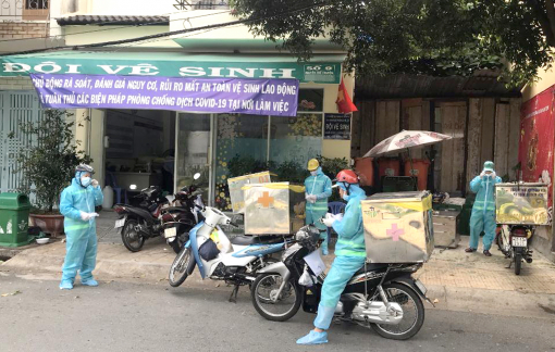 Công nhân vệ sinh vất vả nhiều hơn trong mùa dịch