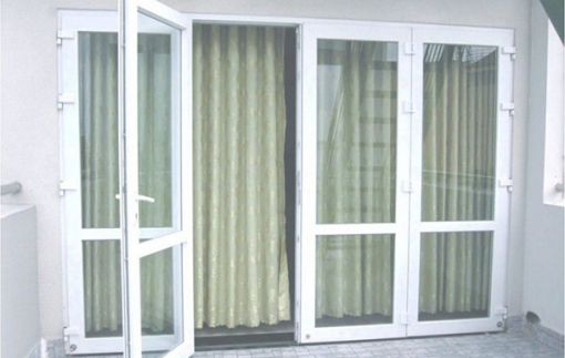 Lưu ý khi lựa chọn cửa nhựa lõi thép tại Showroom Decor