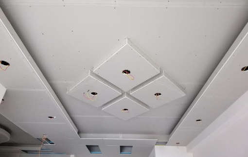 Những lưu ý khi thi công trần thạch cao đẹp tại Showroom Decor