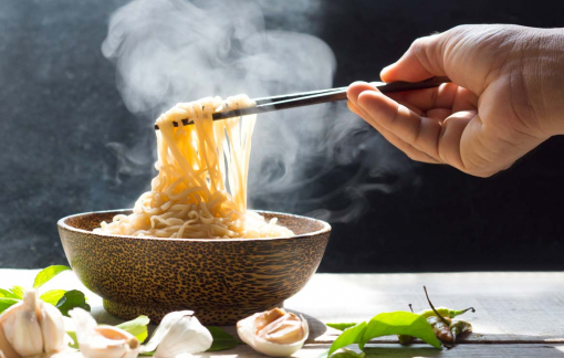 Mì ăn liền - Ăn sao không "lợi bất cập hại"?