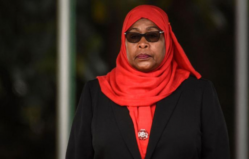 Tổng thống Tanzania nói nữ cầu thủ khó kết hôn vì “ngực phẳng”?