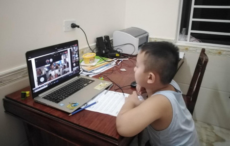 Học sinh lớp 1 tại Hà Nội lùi lịch học trực tuyến thêm 2 tuần