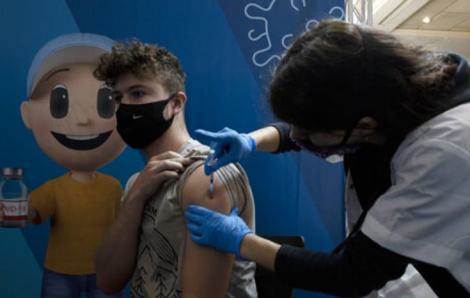 Triển khai hàng triệu liều vắc xin tăng cường, Israel vẫn ghi nhận kỷ lục số ca mắc mới COVID-19