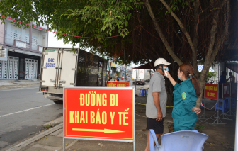 Cà Mau: Một trung tá công an bị kiểm điểm vì không đeo khẩu trang khi đến nhà dân