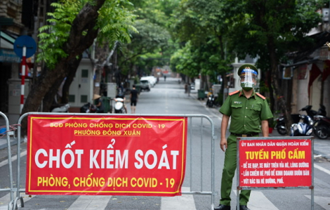 Hà Nội kiểm tra lịch trực các cơ quan để đối chiếu với giấy đi đường trong dịp nghỉ lễ Quốc khánh 2/9