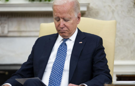 Tổng thống Biden “rớt điểm nghiêm trọng” vì Afghanistan
