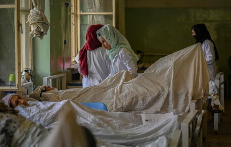 Hàng trăm trung tâm y tế đứng trước nguy cơ đóng cửa ở Afghanistan