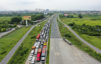 Hà Nội: Ùn tắc dài tại cao tốc Pháp Vân - Cầu Giẽ