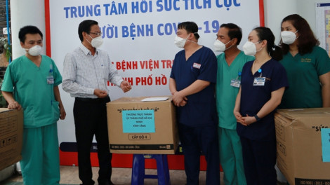 Thứ trưởng Bộ Y tế Nguyễn Trường Sơn: Chưa có kế hoạch "rút quân" khỏi TPHCM