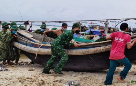Lực lượng vũ trang Quảng Trị, Thừa Thiên – Huế “thần tốc” kéo gần 3.000 tàu thuyền vào bờ an toàn