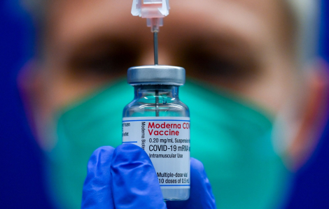 Moderna tuyên bố phát triển vắc xin 1 liều trị cả COVID-19 và cúm mùa