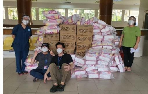 Diana Unicharm sát cánh cùng đội ngũ y tế tuyến đầu chăm sóc bệnh nhân