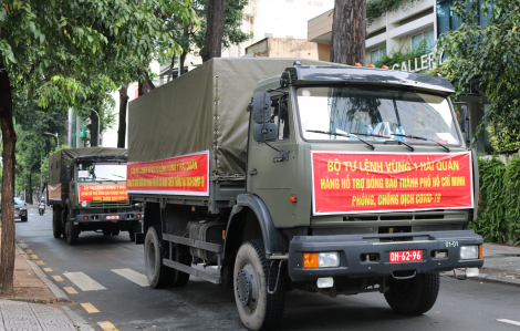 TPHCM tiếp nhận 10 tấn gạo từ Bộ Tư lệnh Vùng 1 Hải quân