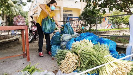 Đồng bằng sông Cửu Long: Chuỗi nông sản đứt gãy vì mỗi tỉnh là một “pháo đài kinh tế”