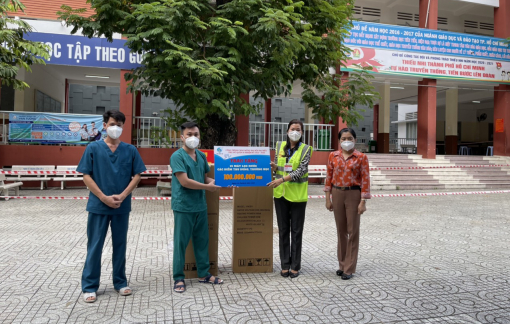 Trao 15 máy lọc nước cho các điểm thu dung - trường học