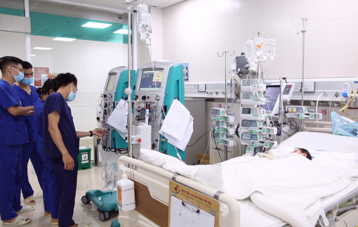 Bé trai 3 tuổi hôn mê, ngưng tim sau cơn sốt nhẹ