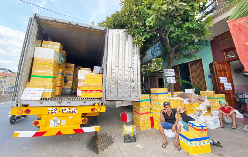 Thực phẩm quê theo xe về phố